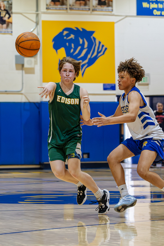 20251018-Edison JV Basketball-32394 - edited